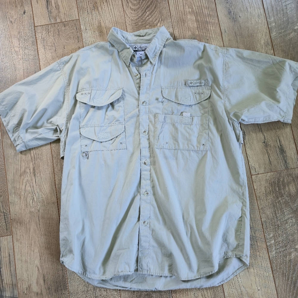 Columbia PFG (Performance Fishing Gear) Men's Large Tan Outdoor Adventure Shirt